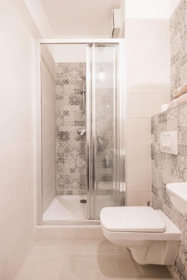 דירות בודפשט Stylish And Cozy Studio In The Heart Of The City מראה חיצוני תמונה