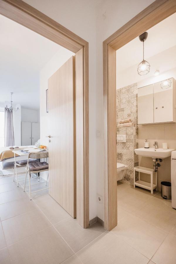 דירות בודפשט Stylish And Cozy Studio In The Heart Of The City מראה חיצוני תמונה