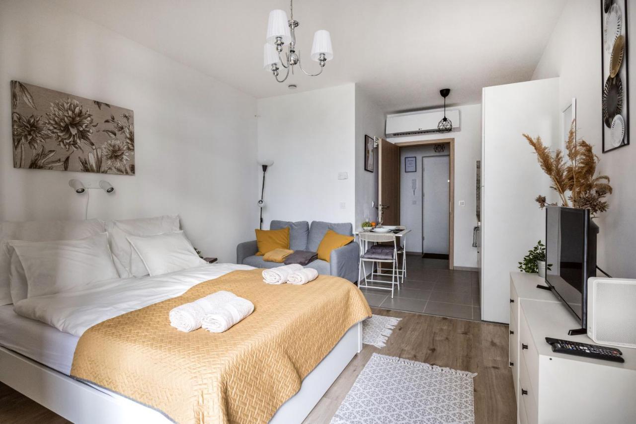 דירות בודפשט Stylish And Cozy Studio In The Heart Of The City מראה חיצוני תמונה